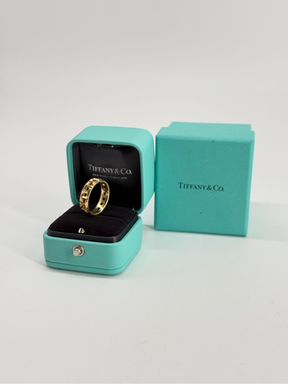 Tiffany & Co. True Wide Ring in 18k Yellow Gold Size 8.5(US)